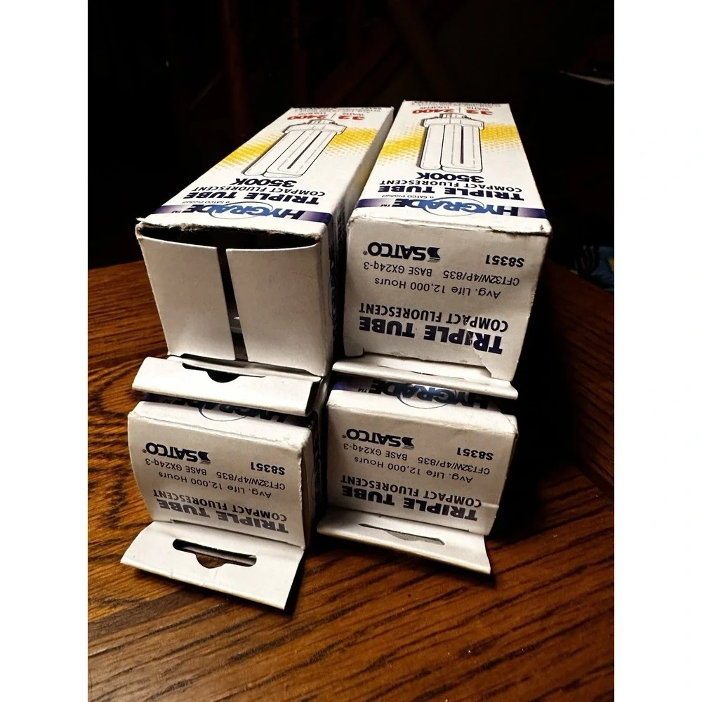 SATCO‎ Hygrade Triple Tube Compact Fluorescent S8351 32 WATT **LOT OF 4**